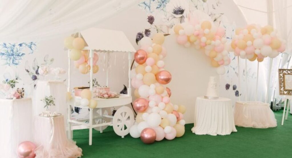 Create Photo Zones with Balloons